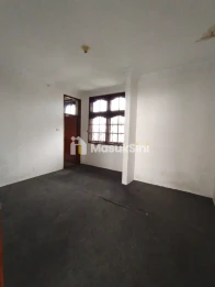 Rumah Gede, Lokasi Gatot Subroto – Estetik & Strategis, Cuma 4,5M!