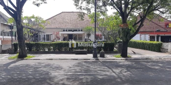 Rumah Kolonial Utk Komersial Super Strategis di Jl. Riau Martadinata Bdg