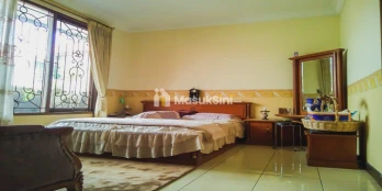 Rumah MInimalis Dgn Indoor Swimming Pool Di Dago Asri Residence Bandung