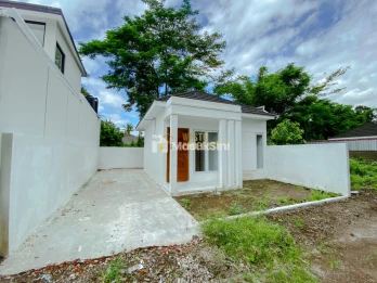 Rumah Murah Lokasi Strategis Dekat Jalan Raya