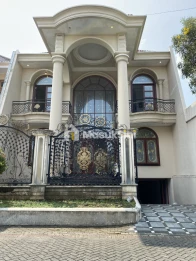 Rumah Sultan Kota Malang Dengan Lokasi Super