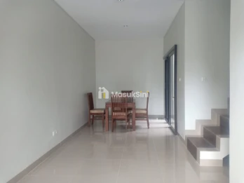 Rumah strategis di Jupiter Margahayu