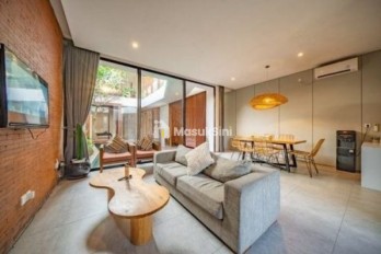 Sewa Min 2 Tahun Villa Hadap Tenggara Full Furnished 4+1 Kamar Berawa Cangg