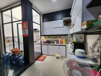 Villa Siap Huni Dijual di Komplek Givency One Type Versace - Medan