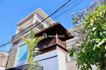 4BR Villa Uluwatu – Kolam Lantai 2