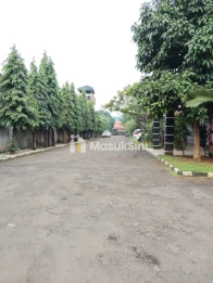 BELI TANAH BONUS RUMAH MEWAH DAN KOLAM RENANG PONDOK GEDE