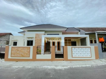 RUMAH BARU, TANAH LUAS, VIEW SAWAH DI KALASAN, SLEMAN