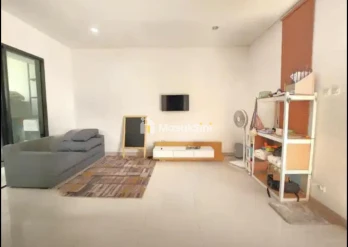 Dijual rumah ada attic room di Metland Menteng Cluster Jura