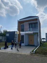 RUMAH BARU DESAIN MEWAH,SHM & IMB LENGKAP -