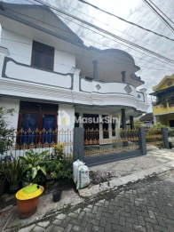 DIJUAL RUMAH 2 LANTAI AKSES MOBIL LOKASI SAWOJAJAR 1 MALANG
