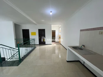 DIJUAL RUMAH 2 LANTAI AKSES MOBIL LOKASI SAWOJAJAR 1 MALANG