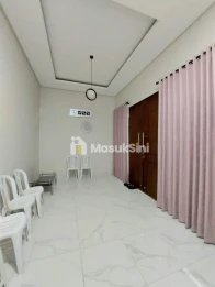 DIJUAL RUMAH BARU MODERN LOKASI KAWASAN ELIT GREEN WOOD ARAYA MALANG
