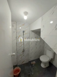 DIJUAL RUMAH BARU SIAP HUNI LOKASI DEKAT BANDARA ABD SALEH