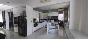 Dijual RUMAH MEWAHHH GRAHA FAMILI Blok W GOLF VIEW