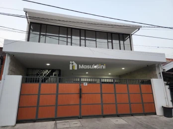 Dijual Rumah 2 Lantai di Jalan Kutisari Indah Utara, Surabaya