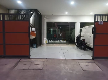 Dijual Rumah 2 Lantai di Jalan Kutisari Indah Utara, Surabaya