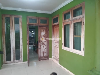 Dijual Rumah 2 Lantai di Jalan Penegak, Sukabumi