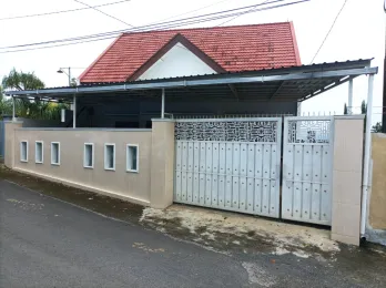 Dijual Rumah Luas di Jalan Purwosenjoto, Kota Batu