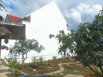 Dijual Rumah Luas di Jalan Purwosenjoto, Kota Batu