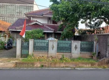 Dijual Rumah Luas di Jalan Sehat, Jakarta Selatan