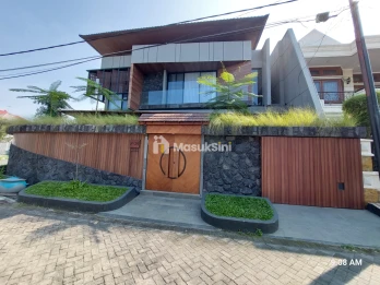 Dijual Rumah Manyar Kertoadi Surabaya Timur