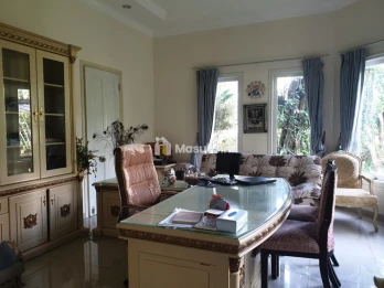 Dijual Rumah Mewah Luas di Villa Puncak Tidar, Malang