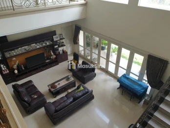 Dijual Rumah Mewah Luas di Villa Puncak Tidar, Malang