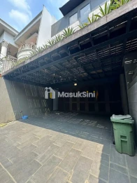 Dijual Rumah Mewah di Panglima Polim Jakarta Selatan Strategis