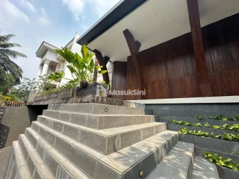 Dijual Rumah Mewah di Panglima Polim Jakarta Selatan Strategis