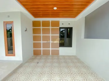 Dijual Rumah Nyaman View Sawah – 3KT, Carport 2 Mobil, Lokasi Super Dekat K