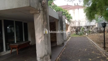 Dijual Rumah Tua di Jl. Sisingamangaraja, Kebayoran Baru, Jakarta Selatan
