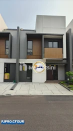 Dijual Rumah dengan Cluster Regia Premium di Summarecon Crown Gading