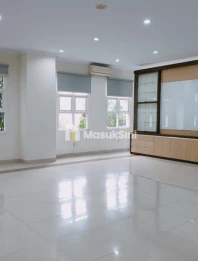 Dijual Tempat Usaha Kosong di Raya Letjen Suprapto Kota Jogjakarta