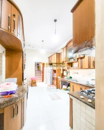 Dijual Villa  Komplek Grand Polonia Jalan