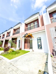 Dijual Villa 2 Tingkat Komplek Karya Ville Jalan