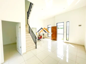 Dijual Villa 2 Tingkat Komplek Karya Ville Jalan Eka Surya