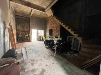 Dijual Villa 2 Tingkat di Komplek Karya Grande Jalan Guru Sinumba II