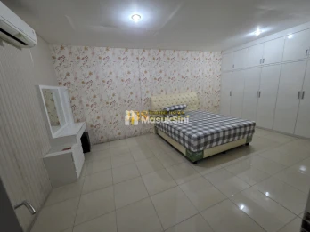 Dijual Villa 2,5 Tingkat di Komplek Cemara Asri Jalan Azalea 1 - Medan