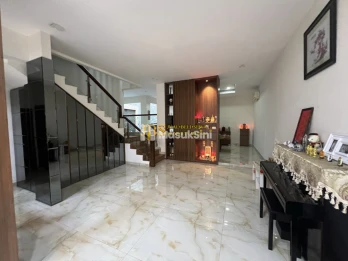 Dijual Villa 2,5 Tingkat di Komplek Citraland