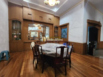 Dijual Villa Jumbo 2 Tingkat di Komplek Cemara Asri Jalan Seroja