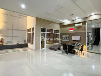 Dijual Villa Komplek Cemara Asri jalan Rajawali