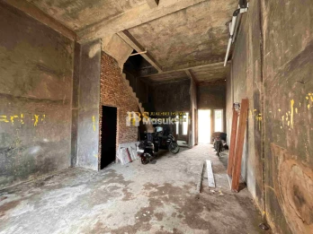 Dijual Villa Kondisi Kosong di Komplek Karya Grande Jalan Guru Sinumba II