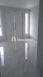 Disewa rumah brandnew murah 2lantai di Taman Modern Cakung Jakarta Timur