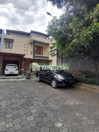 Disewakan Rumah 2 Lantai Modern Minimalis Dalam Komplek Di Dago