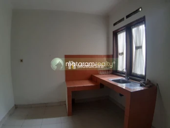Disewakan Rumah 2 Lantai Modern Minimalis Dalam Komplek Di Dago