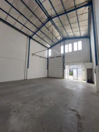 Disewakan gudang murah harga dibawah pasaran di pergudangan Central Cakung