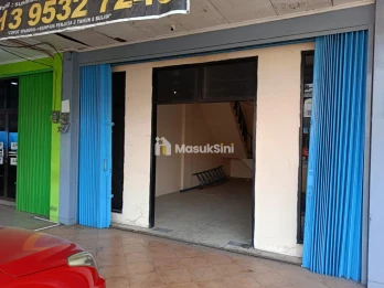 Disewakan ruko murah 3lantai di Boulevard Hijau Harapan Indah siap pakai