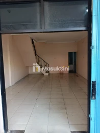 Disewakan ruko murah 3lantai di Boulevard Hijau Harapan Indah siap pakai