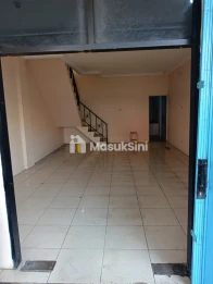 Disewakan ruko murah 3lantai di Boulevard Hijau Harapan Indah siap pakai