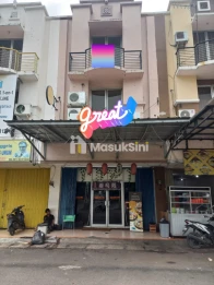 Disewakan ruko murah 3lantai di Boulevard Hijau